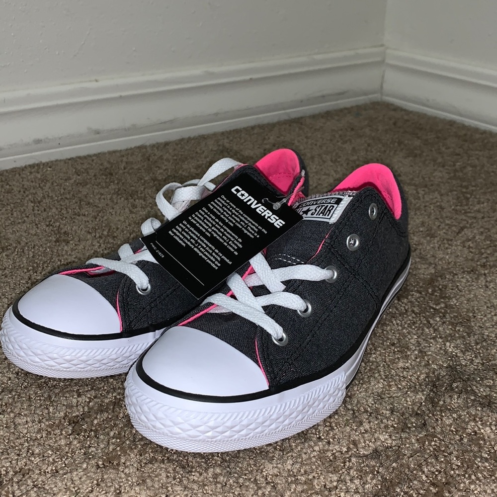 ❗️BRAND NEW JUNIOR CONVERSES❗️